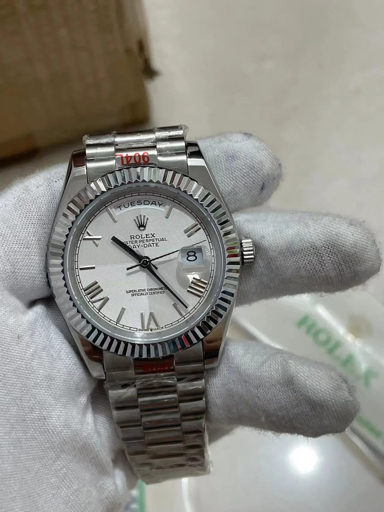 U1 Day-Date White Pattern IV Fluted/President