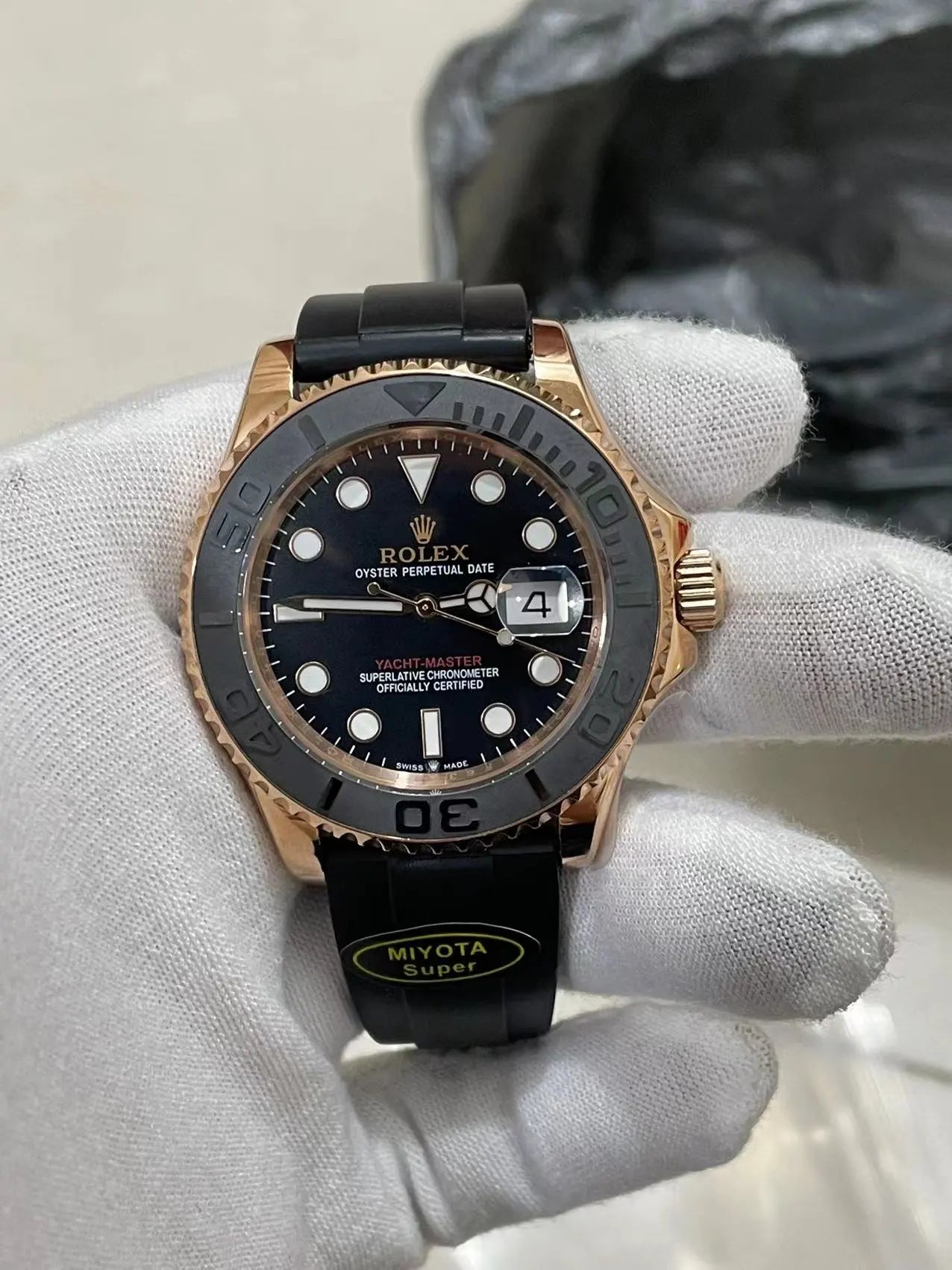 U1 Yacht-Master Black/Gold Rubber