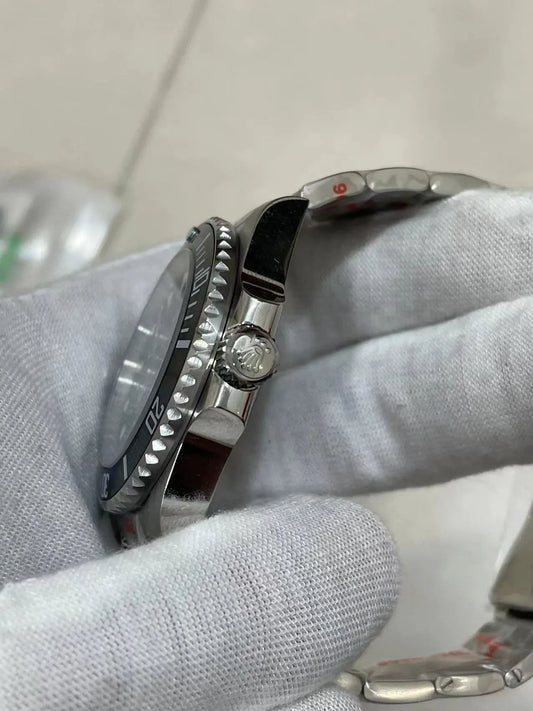 U1 No-Date Submariner